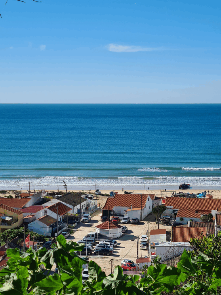 La plage de fonte da telha proche Lisbonne comment y aller que faire et conseils pratiques