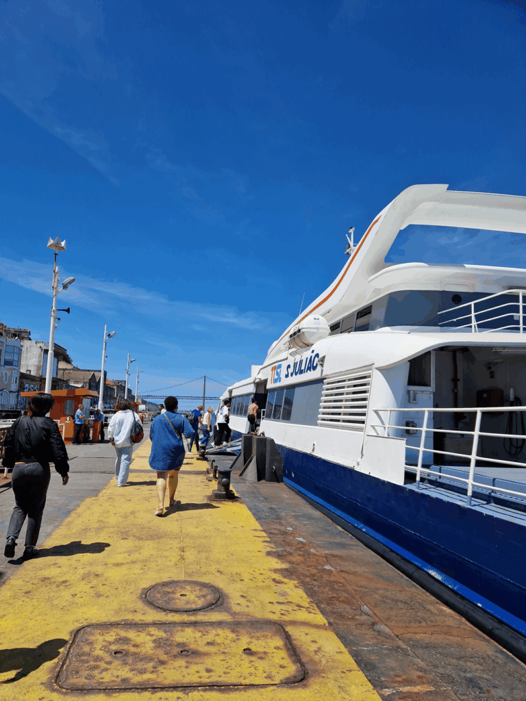 ferry lisbonne pour se rendre au cristo rei
