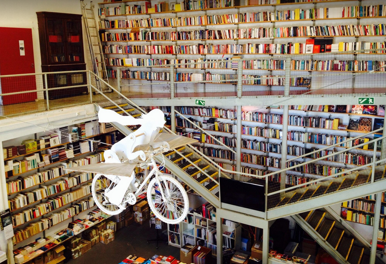 Ler Devagar à LX Factory : la librairie de Lisbonne élue parmi les plus belles du monde en 2025